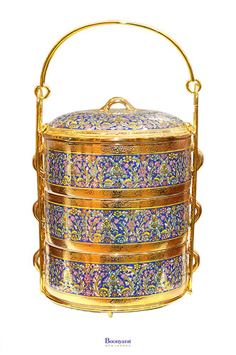 Salt and pepper benjarong