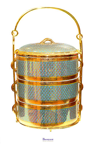 Salt and pepper benjarong