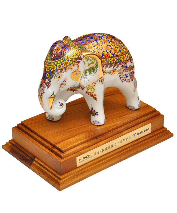 Benjarong elephant size 6 inch Ka-Nok pattern on teakwood