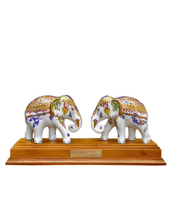 Elephant Benjarong With Teak Base Twin