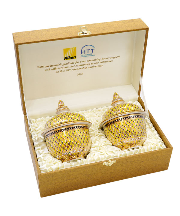 โถเบญจรงค์ 3 นิ้ว คู่ Nikon HTT