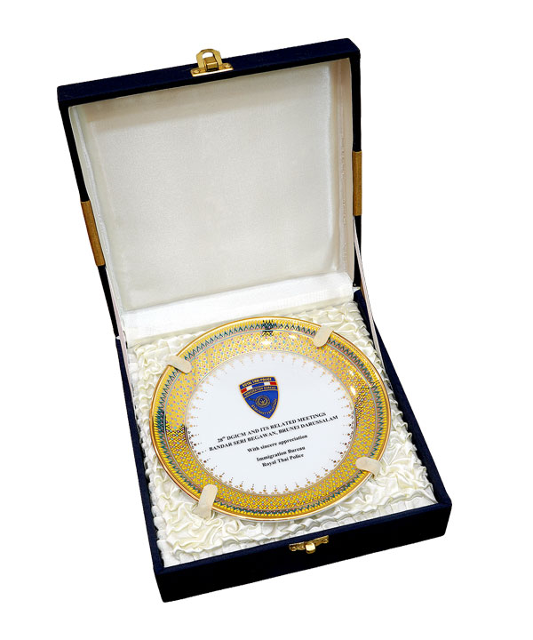 จานโชว์ 6 นิ้ว ของที่ระลึก Immigration Bureau